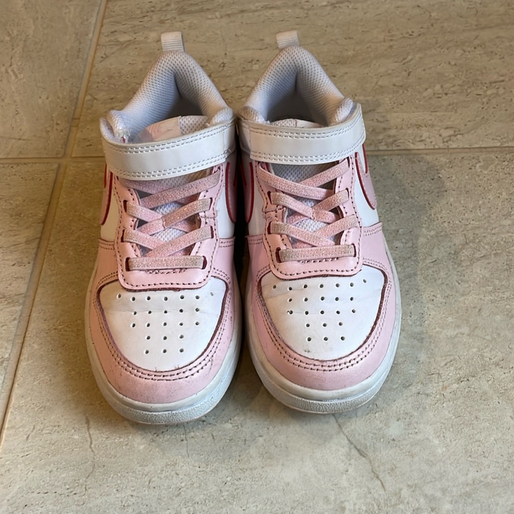 Girls Nike court borough, size 12 C